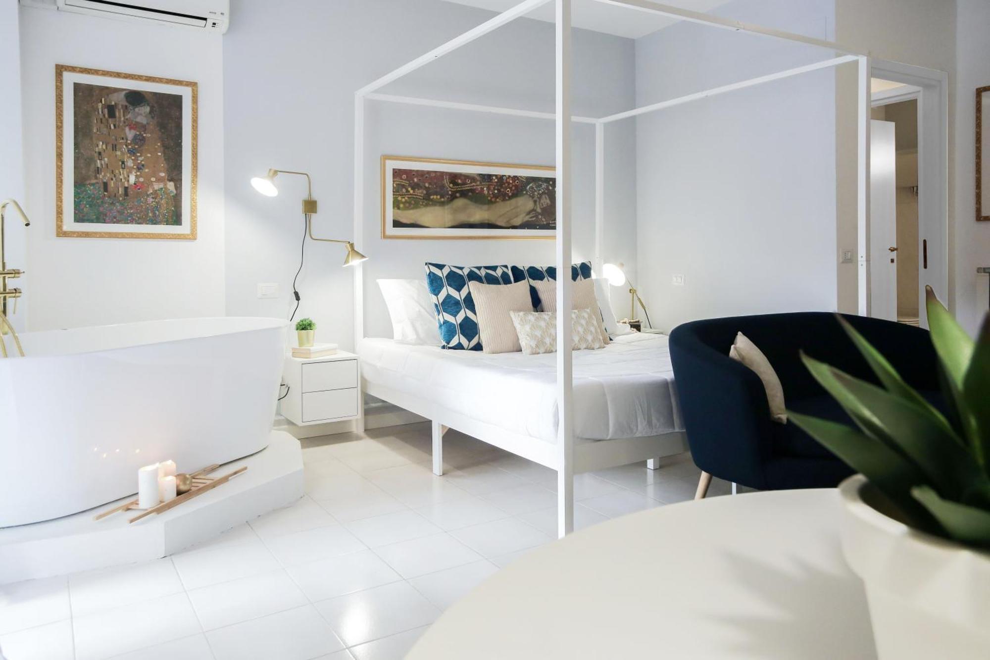 Glamorous Flat With Jacuzzi, King Size Bed And Small Balcony Perugia Exteriör bild